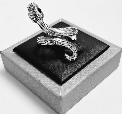 Sello de ley en el interior del anillo serpiente en plata ley 925