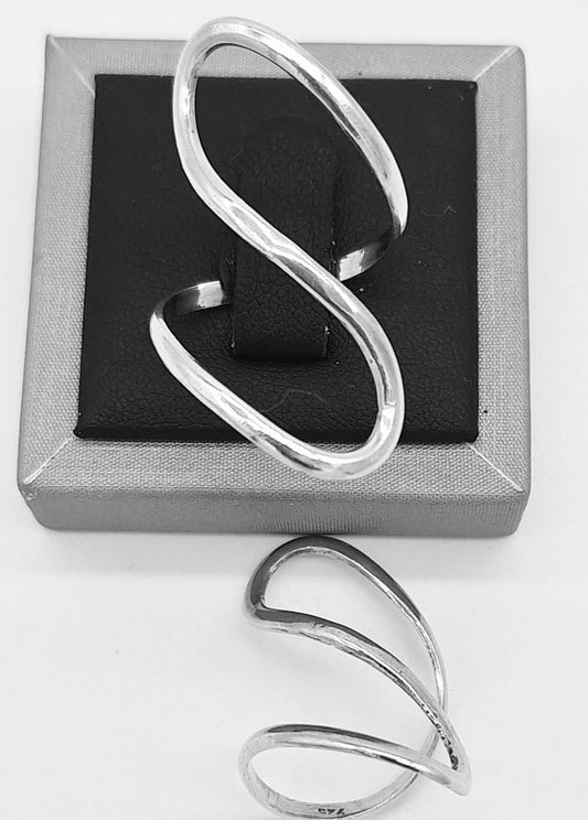 Sello de ley en el interior del anillo plata ley 925 .