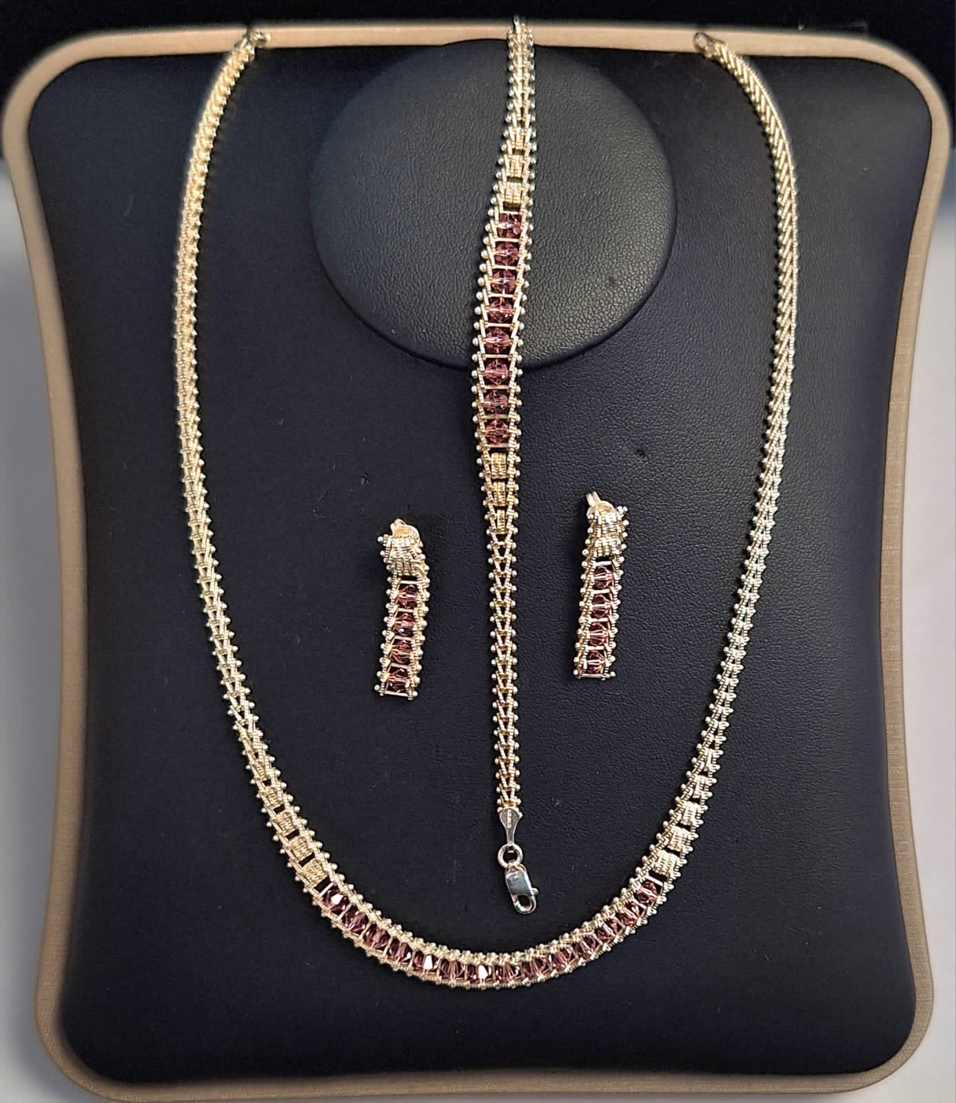 Set de Collar con Incrustaciones en Plata Ley 925, vista frontal
