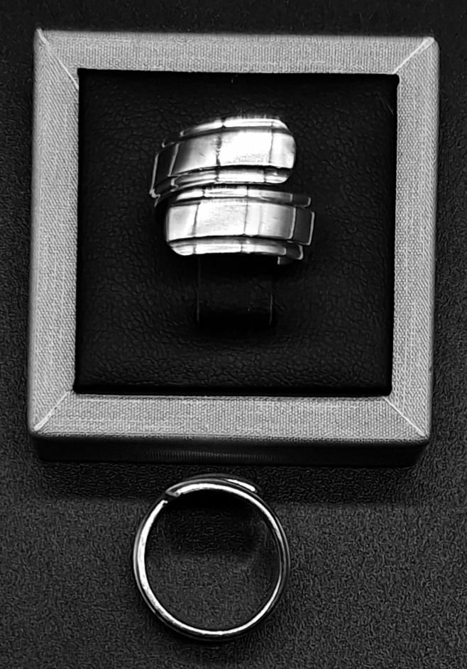 Sello de ley en el interior del anillo plata ley 925