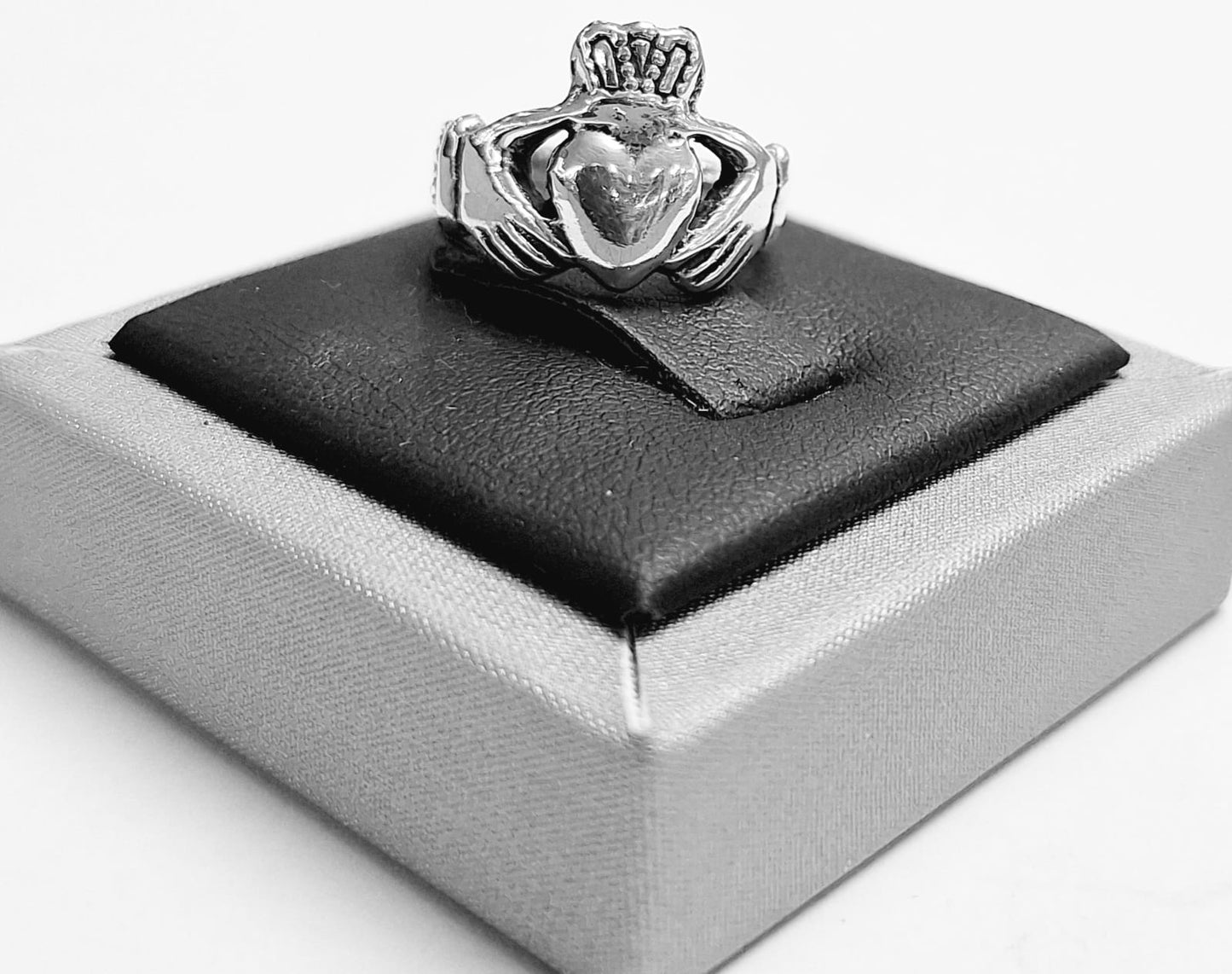 Anillo de Corazon en Plata Ley 925, sello de autenticidad Plata Ley .925