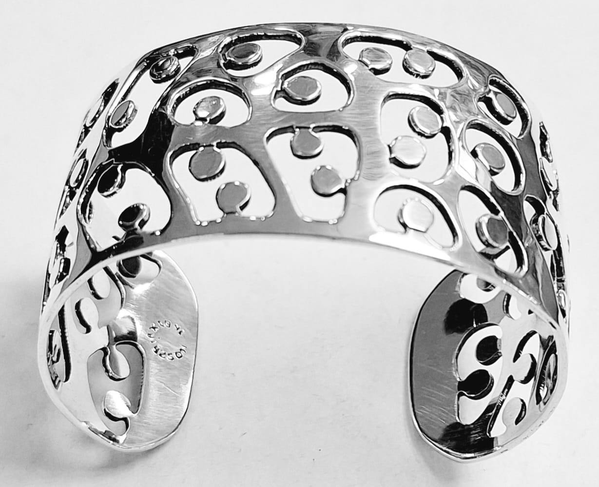 Brazalete en Plata Ley 925, sello de autenticidad Plata Ley .925