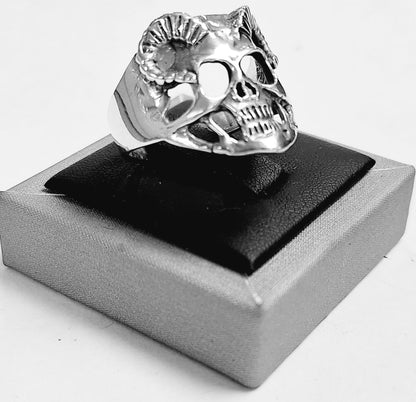 Anillo Cráneo de Demonio con Cuernos en Plata Ley 925, sello de autenticidad Plata Ley .925