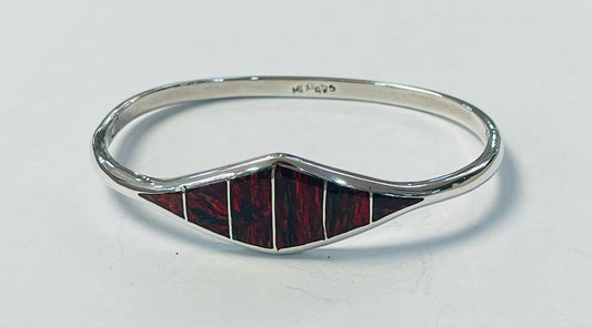 Sello de ley en el interior del brazalete con opalo en plata ley 925