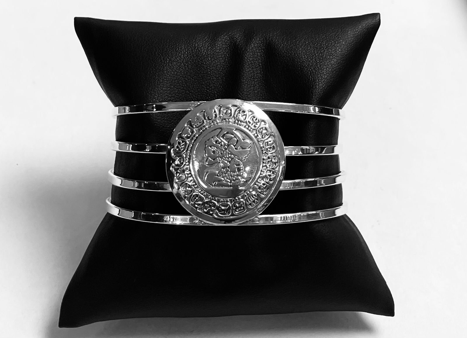 Brazalete en Plata Ley 925, sello de autenticidad Plata Ley .925