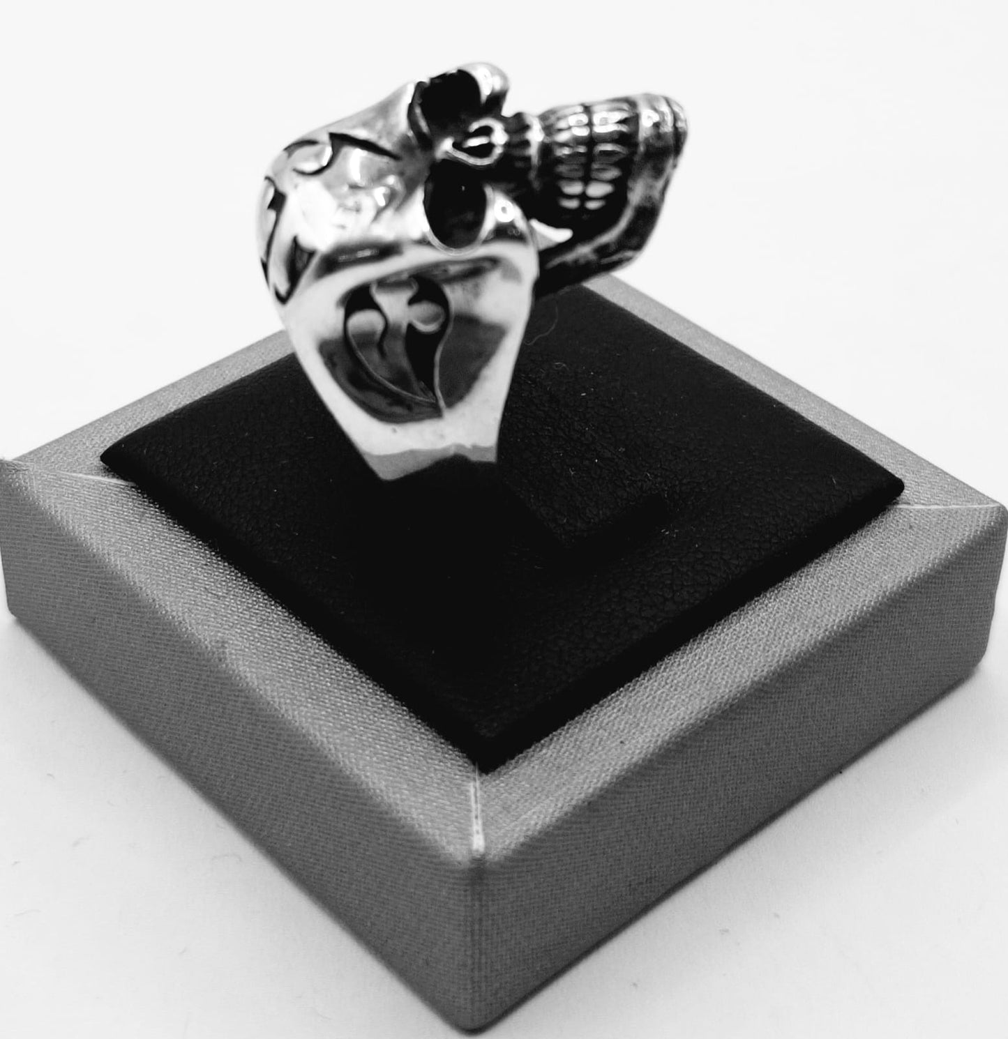 Anillo Calavera en Plata 925, vista frontal