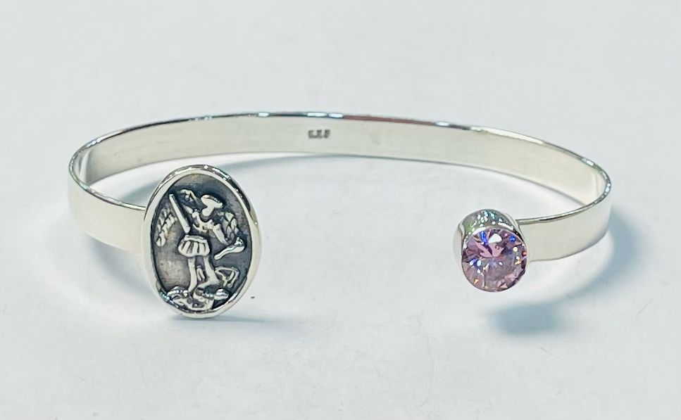 Sello de ley en el interior del brazalete en plata ley 925