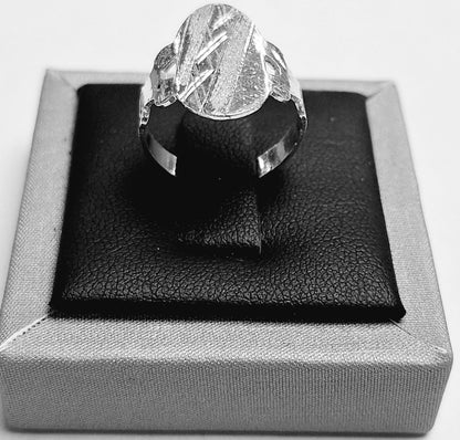 Sello de ley en el interior del anillo diamantada en plata ley 925