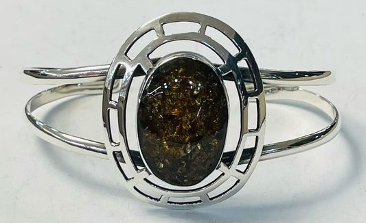Sello de ley en el interior del brazalete con ambar en plata ley 925