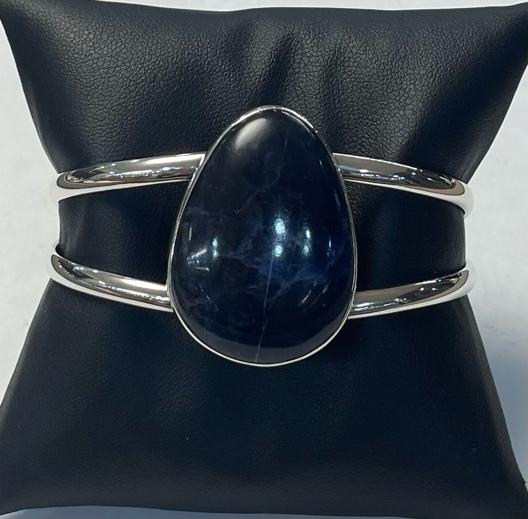 Brazalete con Lapislazuli en Plata Ley 925, sello de autenticidad Plata Ley .925