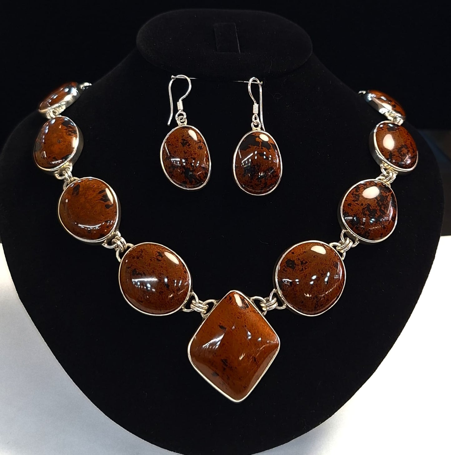 Set de Collar con Incrustaciones de Ágata en Plata Ley 950, sello de autenticidad Plata Ley .925
