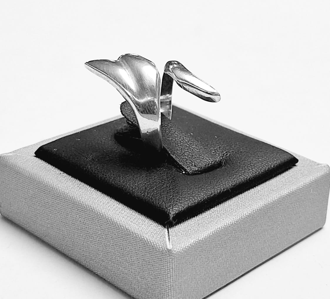 Anillo en Plata Ley 925, sello de autenticidad Plata Ley .925