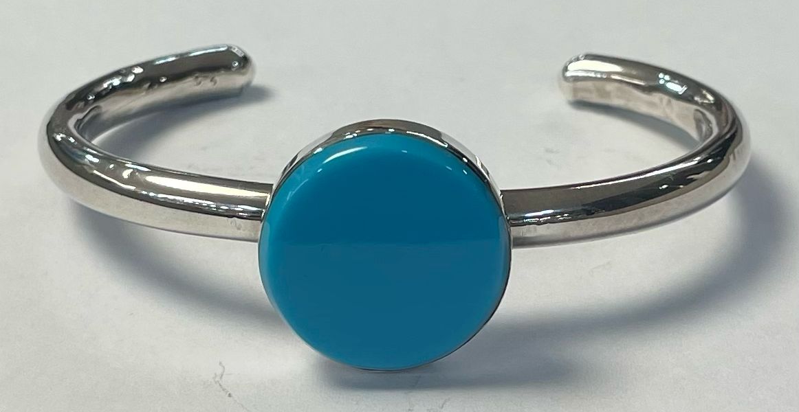 Sello de ley en el interior del brazalete con turquesa en plata ley 925