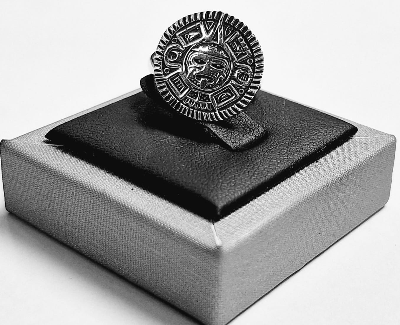 Anillo Azteca en Plata Ley 950, sello de autenticidad Plata Ley .925