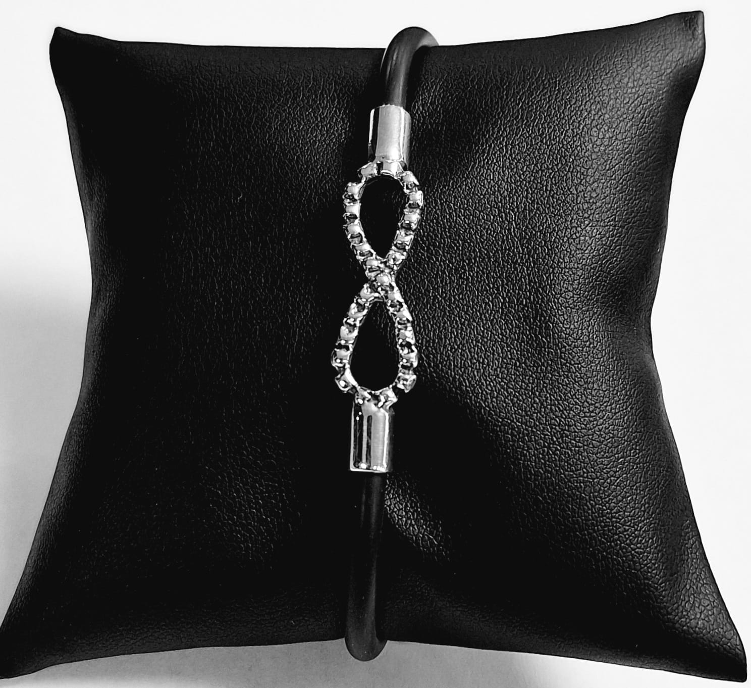 Brazalete en Plata Ley 925 con Caucho, sello de autenticidad Plata Ley .925
