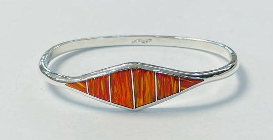 Sello de ley en el interior del brazalete con opalo en plata ley 925