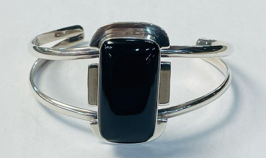 Sello de ley en el interior del brazalete en plata ley 925 con obsidiana
