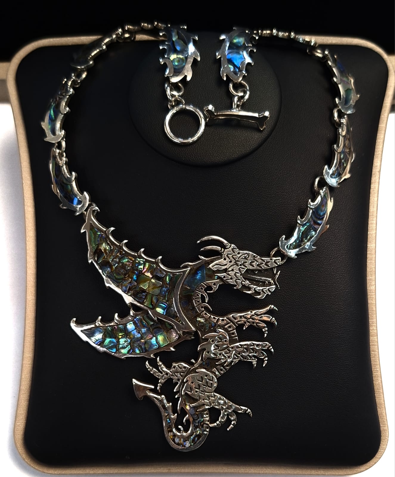 Collar con Incrustaciones de Abulon en Plata Ley 925, vista frontal