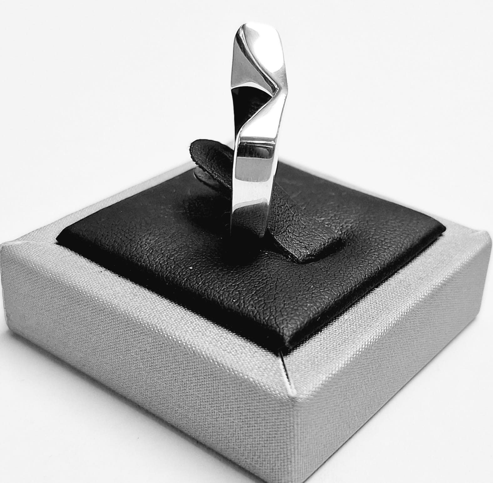 Anillo en Plata Ley 925, vista frontal