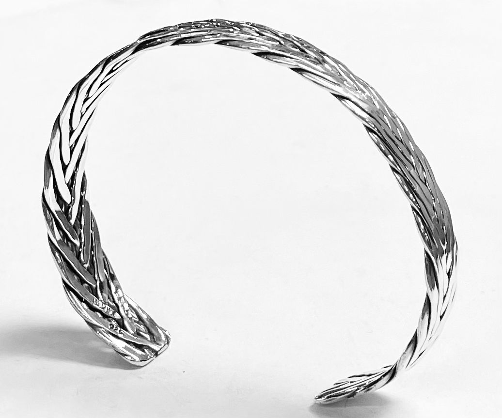Sello de ley en el interior del brazalete tapetillo en plata ley 925