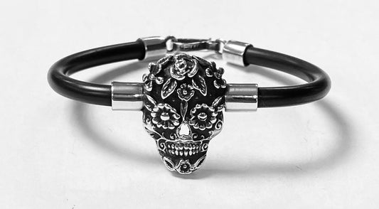 Sello de ley en el interior del brazalete en plata ley 925 con caucho