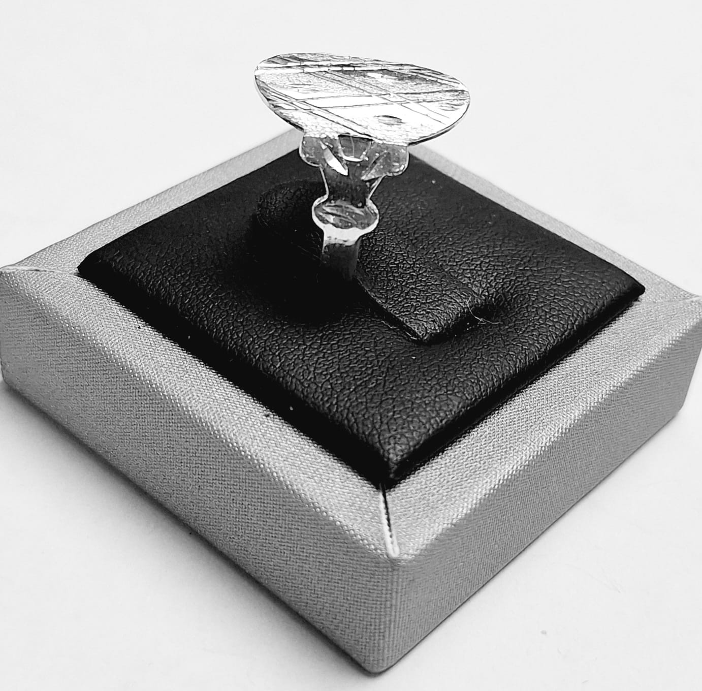 Anillo Diamantada en Plata Ley 925, vista frontal