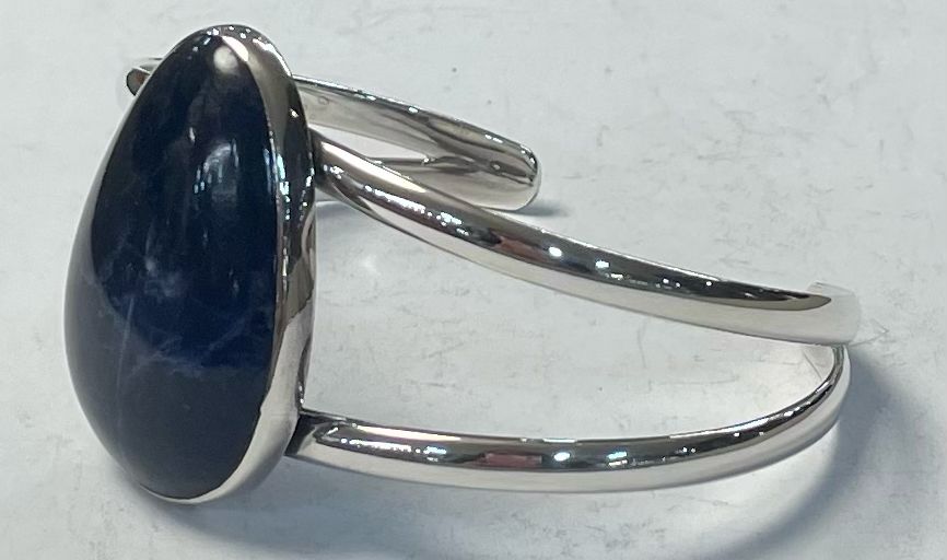 Brazalete con Lapislazuli en Plata Ley 925, vista frontal