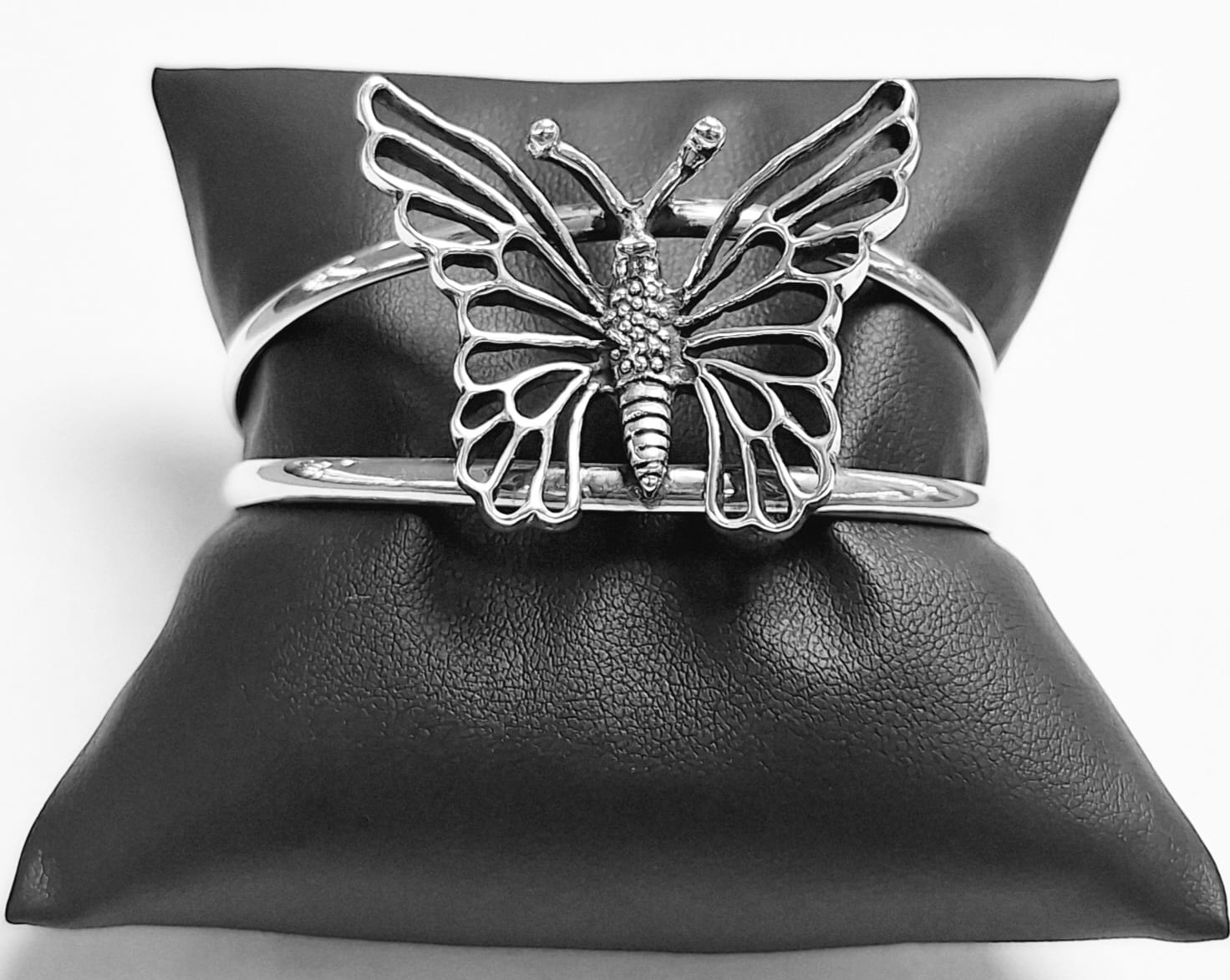 Brazalete Mariposa en Plata Ley 925, vista frontal