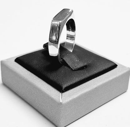 Anillo en Plata Ley 925, sello de autenticidad Plata Ley .925