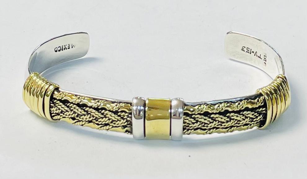 Sello de ley en el interior del brazalete en plata ley 925