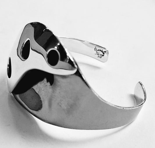 Sello de ley en el interior del brazalete en plata ley 950