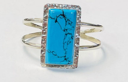 Sello de ley en el interior del brazalete en plata ley 925 con turquesa