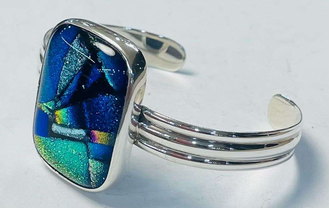 Brazalete con Dicroico en Plata Ley 925, vista frontal