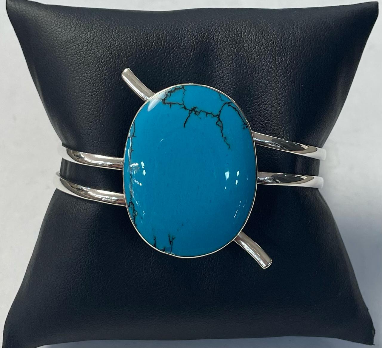 Brazalete con Turquesa en Plata Ley 925, sello de autenticidad Plata Ley .925