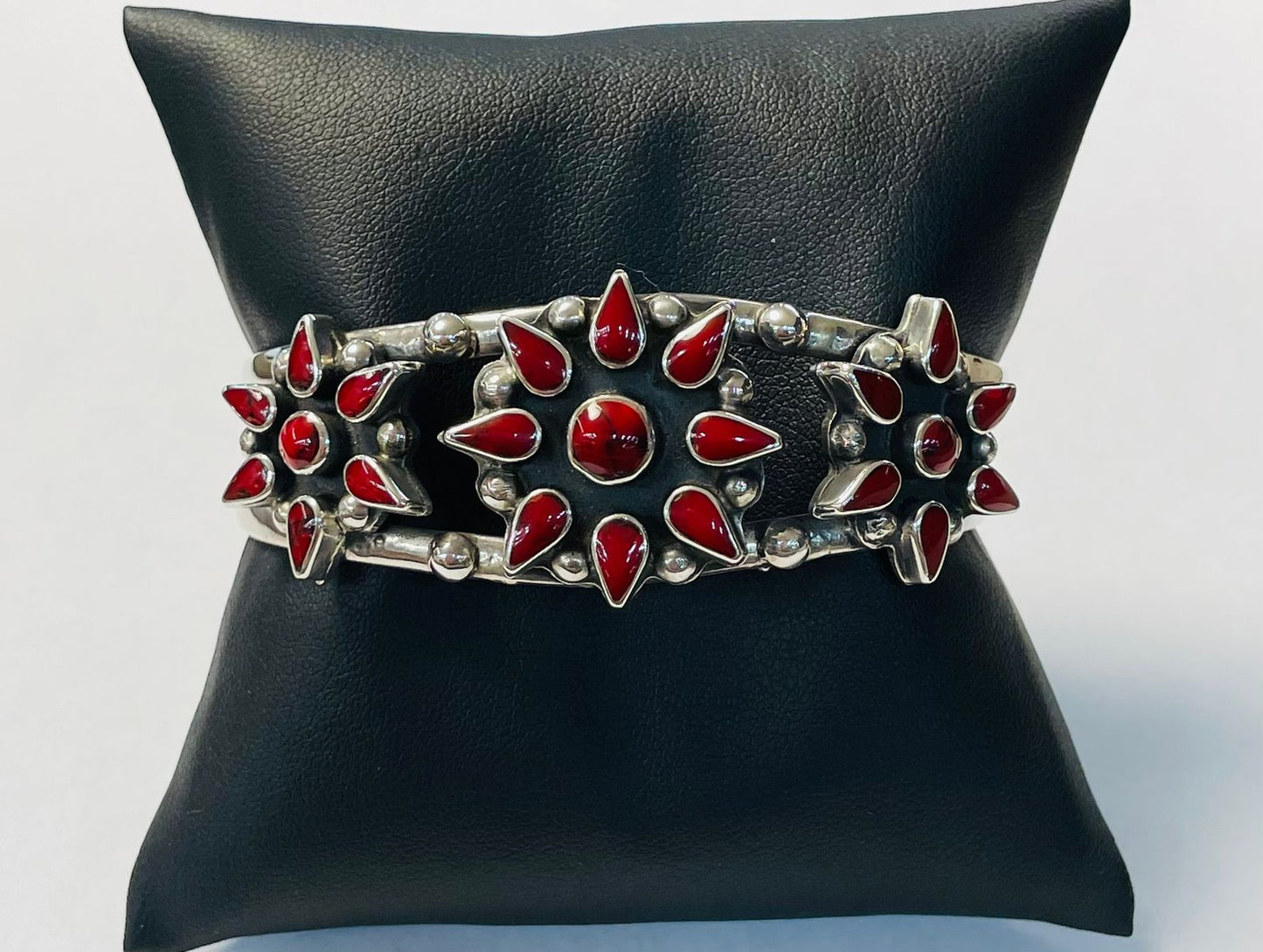 Brazalete en Plata 925 con Coral, sello de autenticidad Plata Ley .925