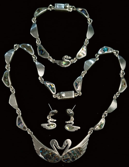 Sello de ley en el interior del set de collar con incrustaciones de abulón en plata ley 950
