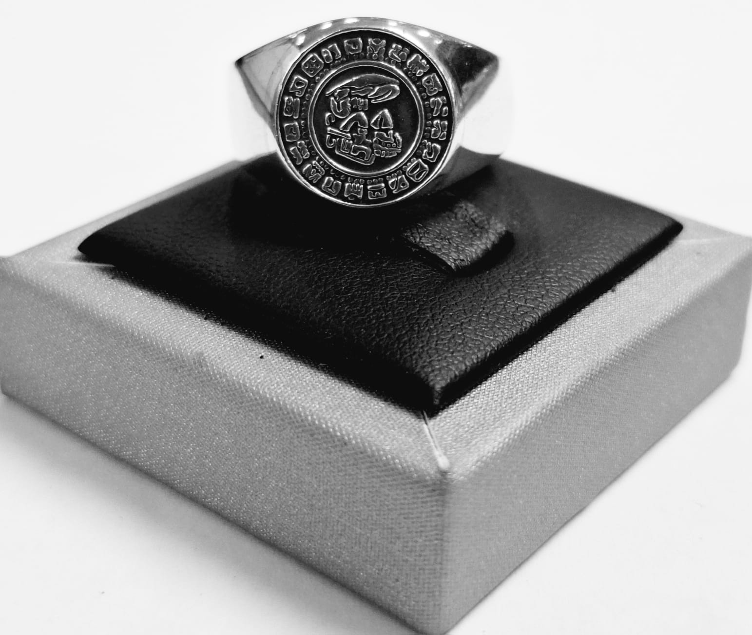 Anillo Calendario Maya en Plata Ley 925, sello de autenticidad Plata Ley .925