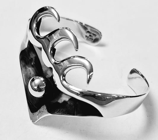 Sello de ley en el interior del brazalete en plata ley 950