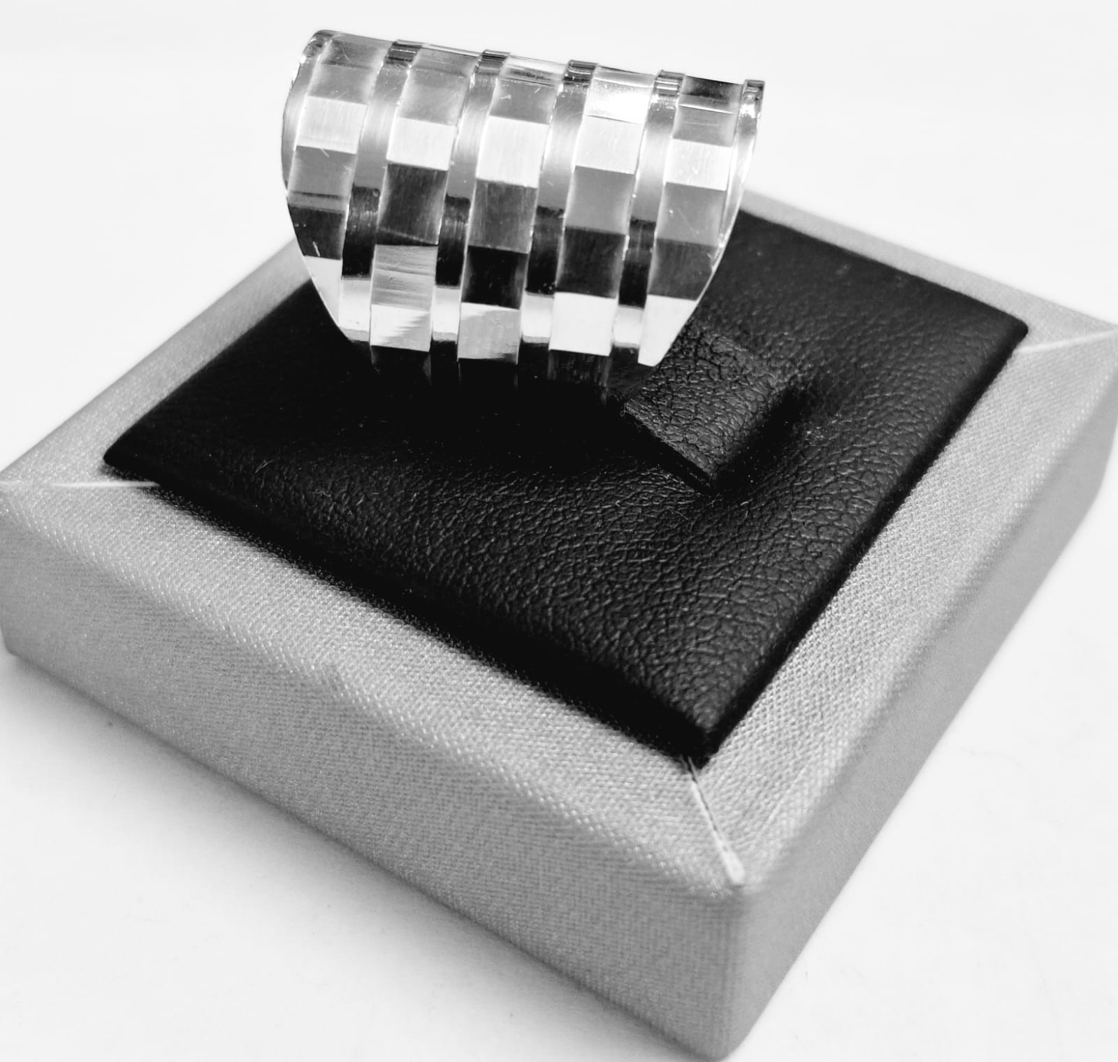 Anillo Diamantada Plata Ley 925, vista frontal