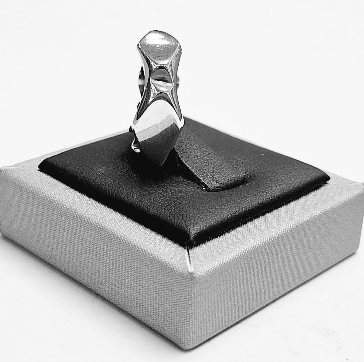 Anillo en Plata Ley 925, sello de autenticidad Plata Ley .925