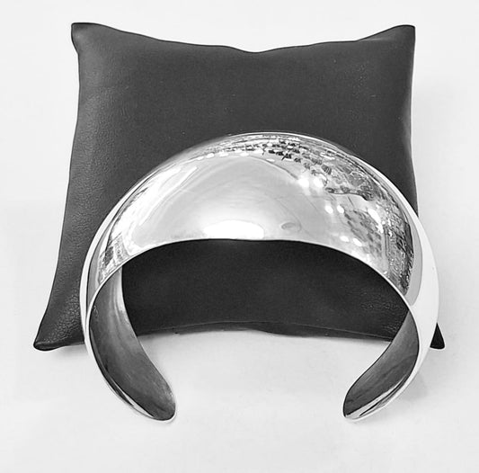 Sello de ley en el interior del brazalete en plata ley 950