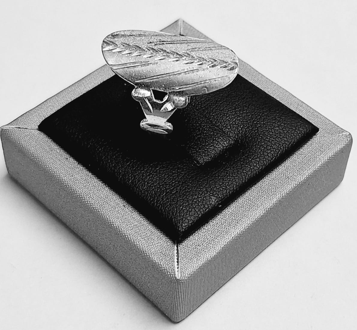 Anillo Diamantada en Plata Ley 925, vista frontal