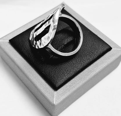 Anillo Martillado Plata Ley 925, sello de autenticidad Plata Ley .925