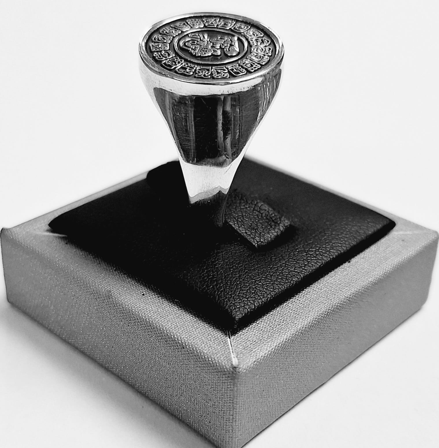 Anillo Calendario Maya en Plata Ley 925, vista frontal