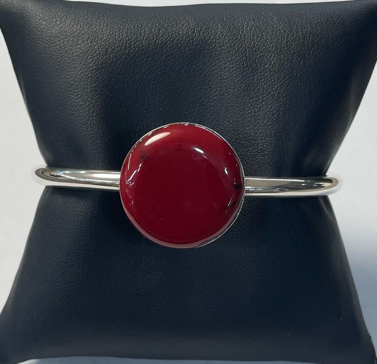 Brazalete con Coral en Plata Ley 925, sello de autenticidad Plata Ley .925
