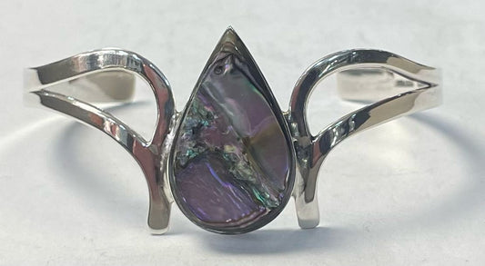 Sello de ley en el interior del brazalete con concha de abulon en plata ley 925