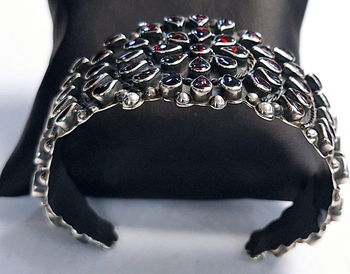 Brazalete con Opalo en Plata Ley 925, vista frontal