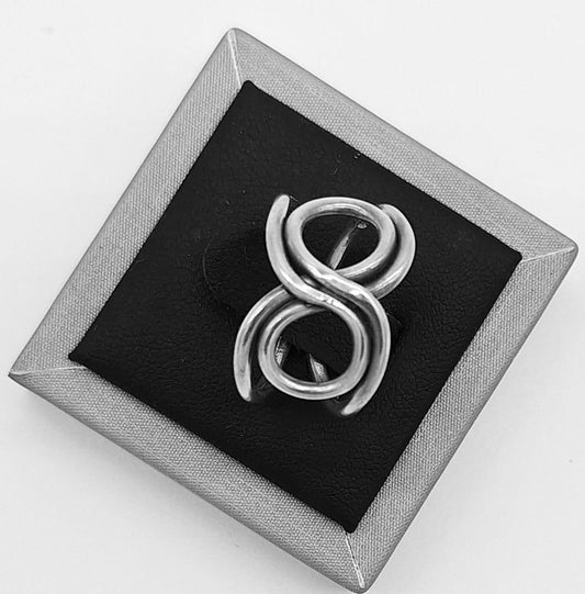 Anillo Plata Ley 925 sobre fondo blanco