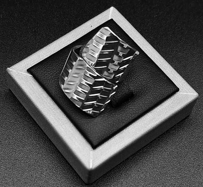 Anillo Diamantada Plata Ley 925, sello de autenticidad Plata Ley .925