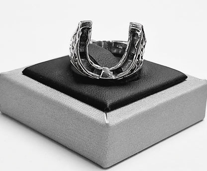 Anillo de Herradura en Plata Ley 925, sello de autenticidad Plata Ley .925